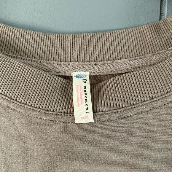Free People Pullover Activewear Crewneck (SOLD ‼️) - Picture 2 of 4